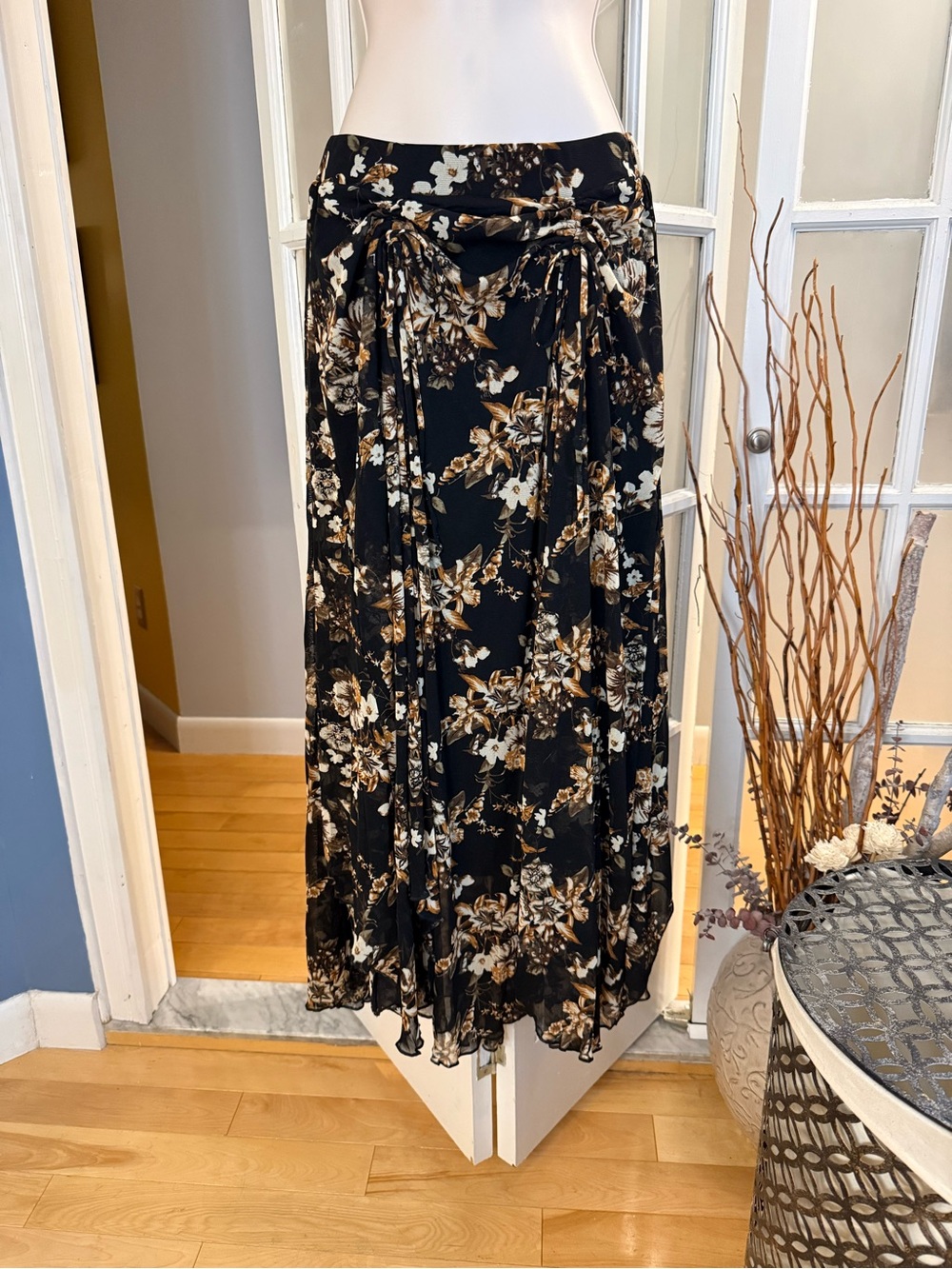 Three Birds Nest Let It Layer Floral Skirt - Picture 3 of 7